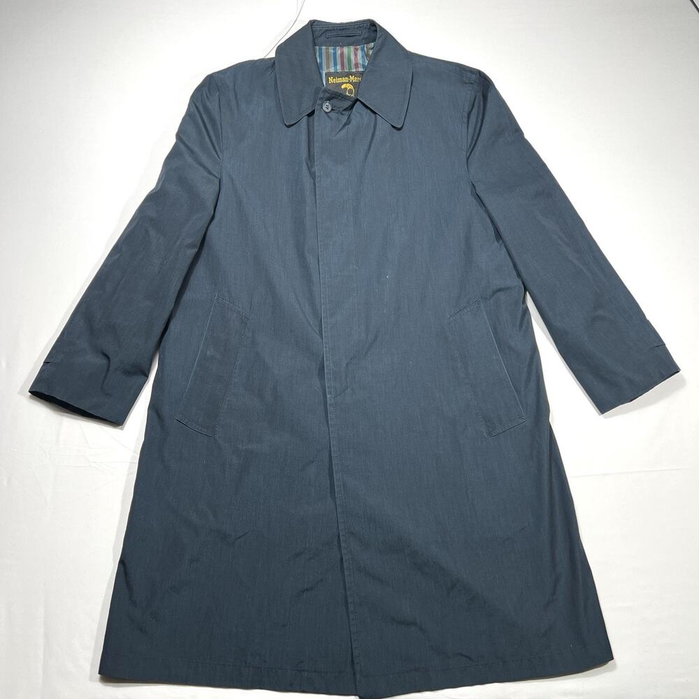 Neiman Marcus Man’s Store Trench Coat Men’s 40 Navy Blue Poly Cotton Vintage